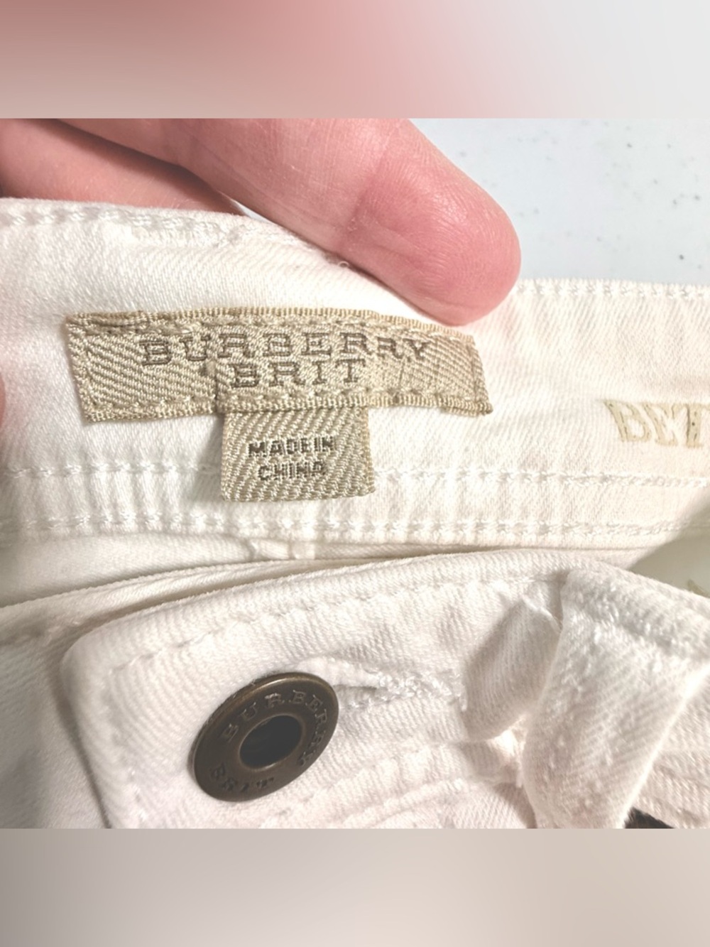 100% Authentic Burberry Brit “Bethnal” Flare Leg Mid Rise White Jeans Size 27R - Picture 10 of 14